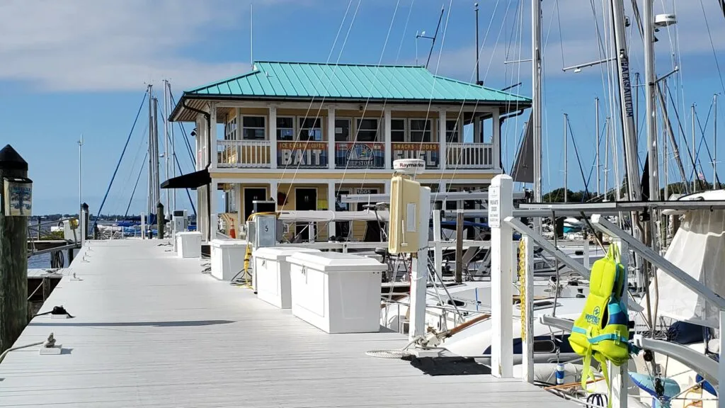 The Benefits of Using Dock Boxes for Your Marina
