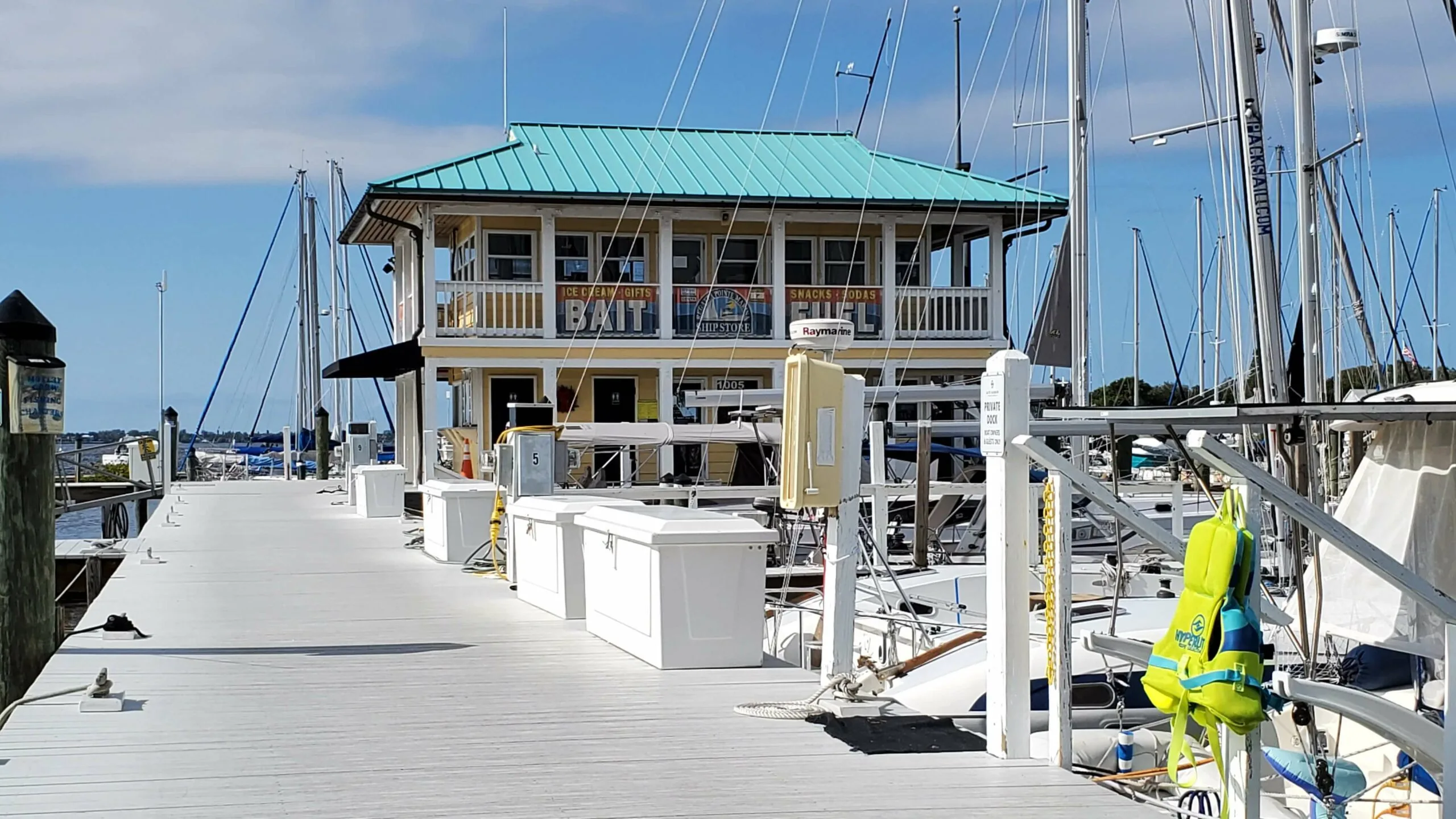 The Benefits of Using Dock Boxes for Your Marina