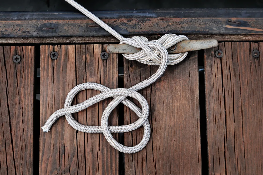 5-must-have-accessories-for-your-boat-dock-dock-boxes